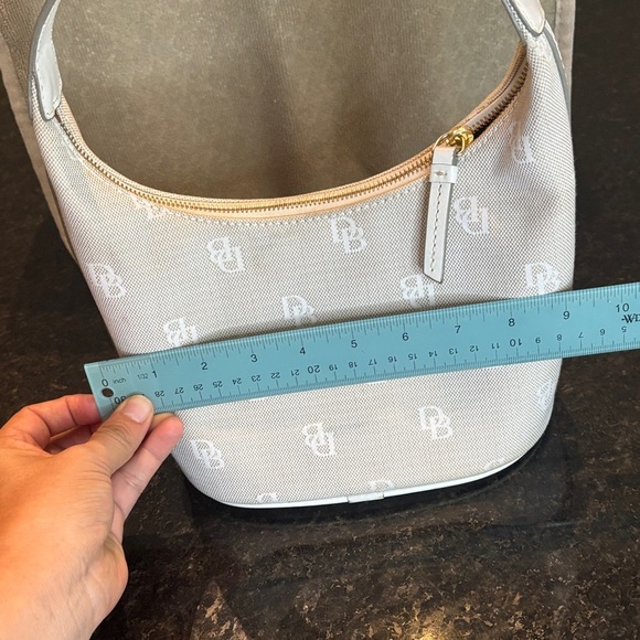 Dooney & Bourke White Hobo Bag - Picture 12 of 13